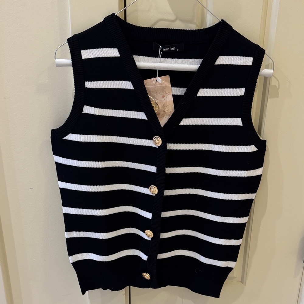 Black‎ and White Striped Button-Up Vest